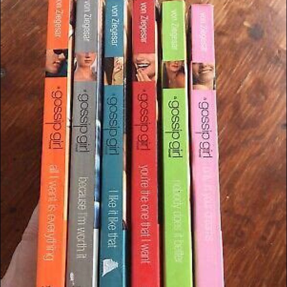 Other - 📚Book bundle📚- Gossip Girl